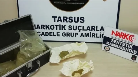 Araçtan ve İçindekilerin Üzerinden Uyuşturucu Madde Çıktı