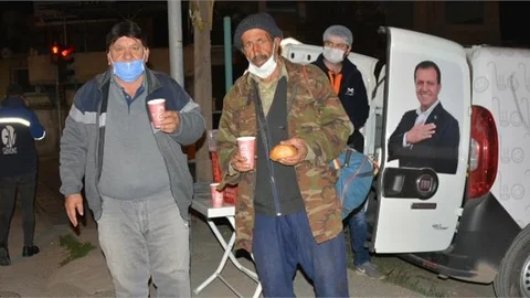 Sıcak Çorbalar Dondurucu Soğukta İçleri Isıtıyor