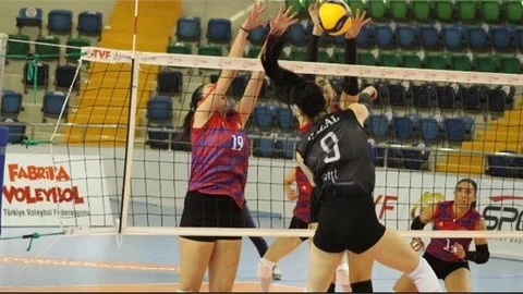 Kadın Voleybol Takımı Ereğli Belediyesi’ni Yendi