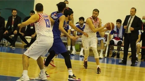 Erkek Basketbol Takımı, İstanbul Ekibini 63-57 Yendi