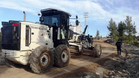 Gülnar Belediyesi Yol Bakım ve Onarım Çalışmalarına Devam Ediyor