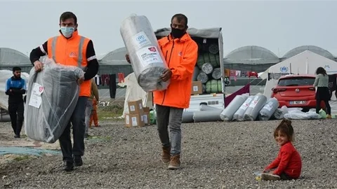 Tarım İşçisi Ailelere Eşya Dağıtımı