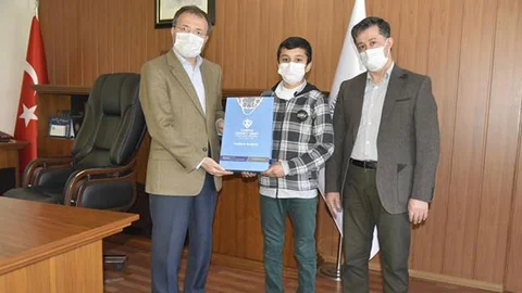 Mersin İl Birincisi Olan Hafız Ödüllendirildi