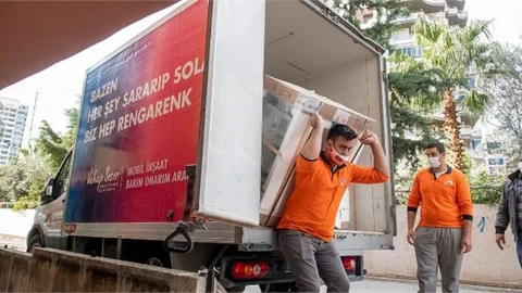 Yangın Mağduru Bir Aileye Daha Mersin Büyükşehir El Uzattı