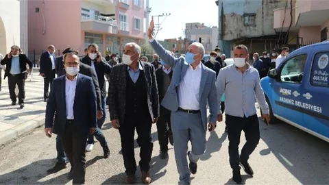 Akdeniz Belediye Başkanı Gültak, Yeşilçimen Mahallesini Ziyaret Etti