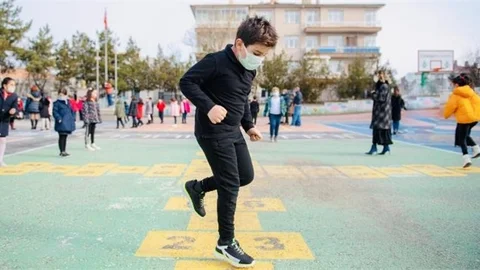 Bakan Selçuk Velilere Bilgi Verdi
