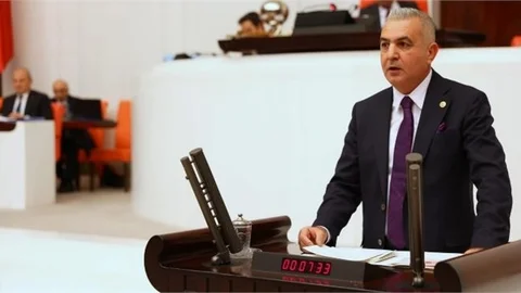 Millet Vekili Şimşek, Gençlik ve Spor Bakanlığına Çağrıda Bulundu