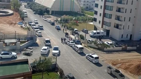 Bir Kişi Evinde Ölü Bulundu