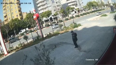 Mersin’de Bankamatik Önünde Cüzdan Hırsızlığı