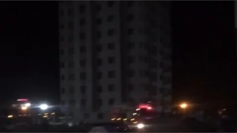 13 Katlı Binanın Çatısına Çıkıp İntihar Girişiminde Bulundu