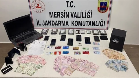 Sosyal Medya Hesaplarını Ele Geçirip 1 Milyon 500 Bin TL Dolandırdılar