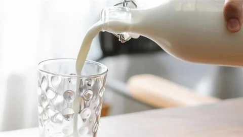 Ocak Ayında 887 Bin 577 Ton İnek Sütü Toplandı