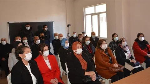 Mehmetçiğe Gönderilen Ürünler İçin Gülnarlı Kadınlara Teşekkür Belgeleri Verildi