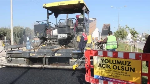 Yol Yapım Ekipleri, 6 İlçede Çalışma Yürütüyor