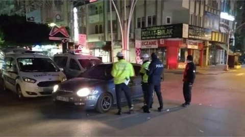 Sokağa Çıkma Yasağına Uymayan 73 Kişiye 62 Bin 780 TL Ceza Kesildi