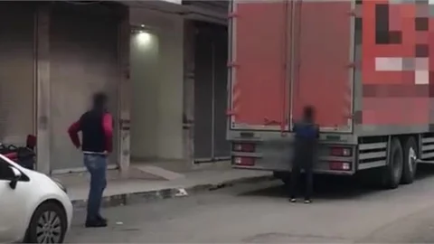 Nakliyat Kamyonu Takibe Alındı, Uyuşturucu Maddeler Ele Geçirildi