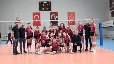 Mersin Büyükşehir Gsk Sporcuları Başarıya Koşuyor