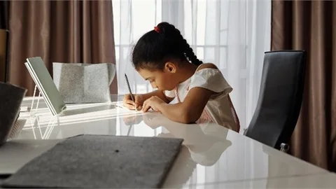 MEB Ortaokullar İçin Güncellenen Yüz Yüze Sınav Takvimini Yayımladı