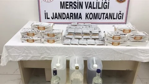 Şüpheli Araçta Yapılan Aramada Kaçak Sigara ve Alkol Ele Geçirildi