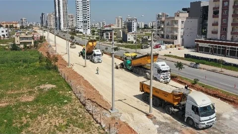 Yol Yenileme Çalışmaları Tüm Hızıyla Sürüyor