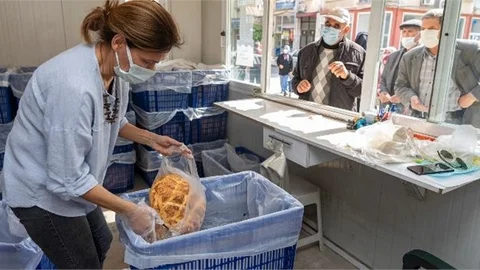 Türkiye’nin En Ucuz Ramazan Pidesine Mersinliler’den Büyük İlgi