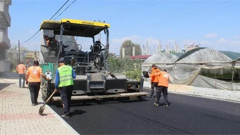 Kazanlı Mahallesi’nde 3 Caddede Asfalt Çalışması