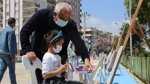 Çocuklar Hayallerindeki 23 Nisan'ı Resmetti