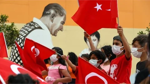 Mersin’de 23 Nisan’ın 101. Yılı Çocuklarla Kutlandı