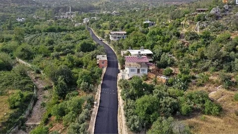 Büyükşehir, Gülnar’ın Büyükeceli Mahalle Yolunu Asfaltladı