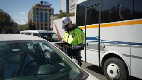 881 Bin 639 Belge Düzenlendi