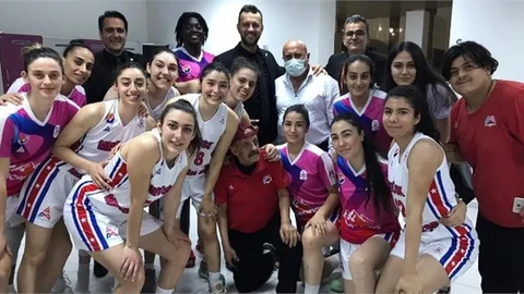 Kadın Basketbol Takımı Play-off’a Kaldı