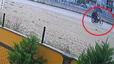Motosikletli Kapkaççılar Kameralara Yakalandı