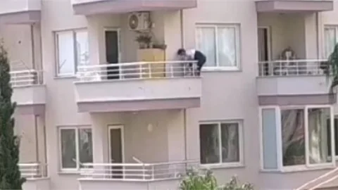 6.Kattan Alt Balkonlara Atlayan Hırsız Pes Dedirtti