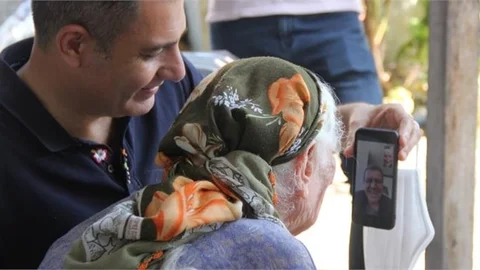 Seçer, Tarsuslu Vatandaşlarla Görüntülü Görüşme Yaptı