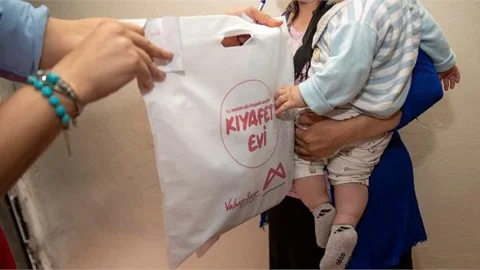 Miniklere Bayramlık Büyükşehir'den