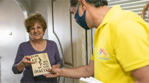 65 Yaş Üstü Vatandaşlara Kitap Sürprizi