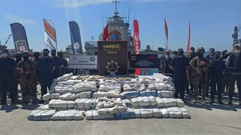 1,5 Ton Uyuşturucu Madde Mersin Limanında Sergilendi