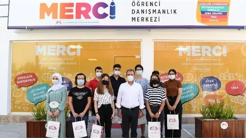 Başkan Seçer, Merci’de Gençlerle Bir Araya Geldi