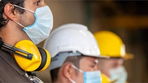 İş Güvenliği Uzmanları Kademeli Olarak Aşılanacak