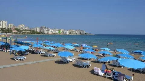 Mersin'in de Aralarında Bulunduğu Mavi Bayraklı 519 Plajı İle Türkiye Bu Yıl da Zirvede