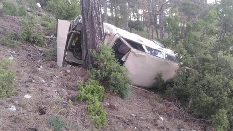 Seyir Halindeki Araç 50 Metre Aşağı Yuvarlandı