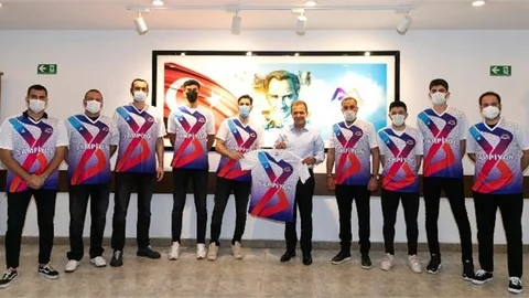 Başkan Seçer, Erkek Basket Takımıyla Bir Araya Geldi