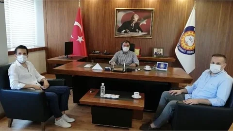 Genç Girişimciler "Fikir Otobüsü Projesi''ni Anlattı
