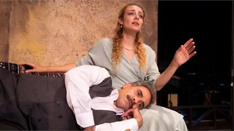 Büyükşehir Şehir Tiyatrosu ‘Aslolan Hayattır’ Oyunu İle Nazım Hikmet’i Andı