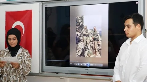 Mersinli Şehit Mustafa Sarı'nın Adı Okul Kütüphanesine Verildi