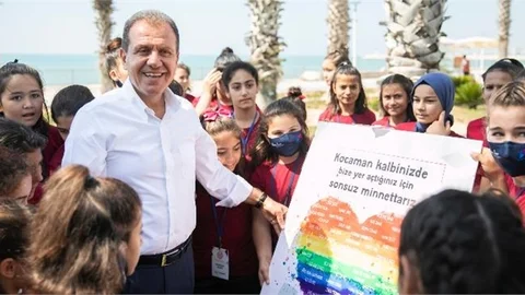 Kır Çiçekleri’nden Başkan Seçer’e Babalar Günü Hediyesi