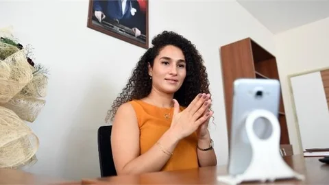 İşitme Engelli Vatandaşların Engellerini Aşan Destek Hattı