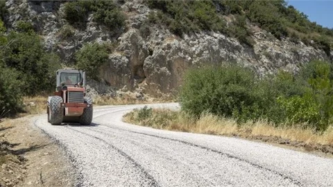 5 Mahalleyi Birbirine Bağlayan Grup Yolunda Kapsamlı Çalışma