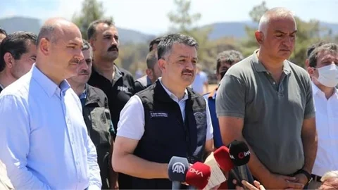 Bakan Pakdemirli: Son 5 Günde 132 Yangından 125'ini Kontrol Atına Aldık, 7'si Devam Ediyor