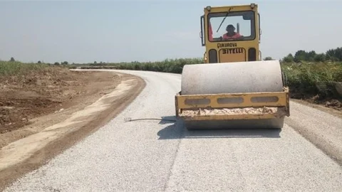 Büyükşehir, Mahalle Grup Yollarını Güzelleştirmeye Devam Ediyor
